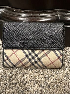 Burberry Black Leather & Beige Check Fold Wallet with kiss lock